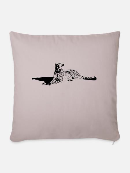 Herrlicher Gepard in Ruhe - Sofakissen mit Füllung 45 x 45 cm - helles Taupe