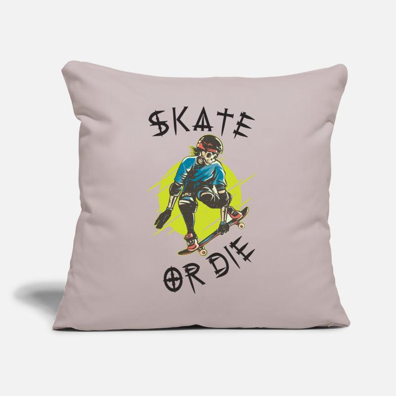 Skate oder stirb Skelett Skateboarder Sofakissen mit Füllung 45 x 45 cm