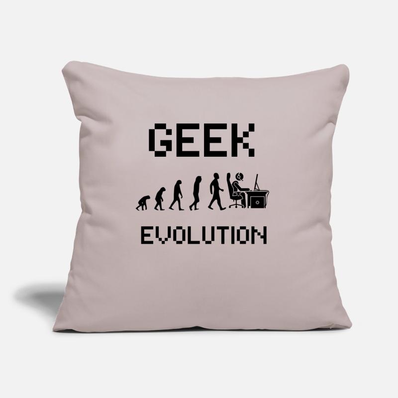 Geek evolution - Gamer evolution Sofakissen mit Füllung 45 x 45 cm
