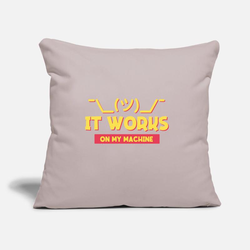 Assistance informatique et programmeur blague pour coder Coussin et housse de 45 x 45 cm