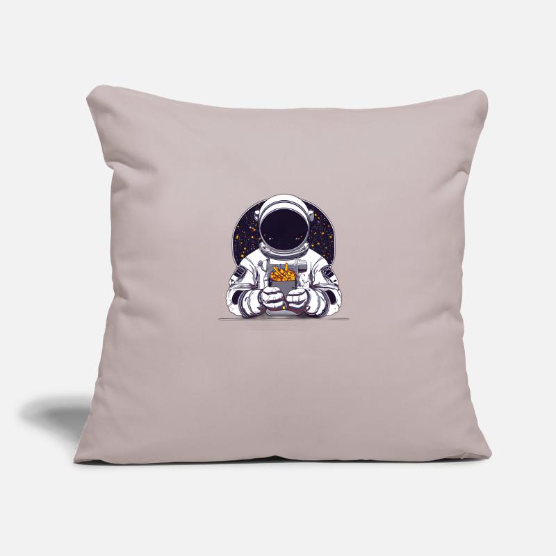 Astronaute funky dans l’espace avec des frites Coussin et housse de 45 x 45 cm