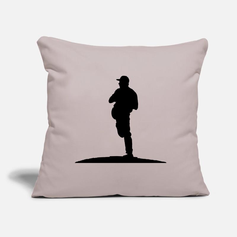 Baseball player, pitcher while throwing ball. Coussin et housse de 45 x 45 cm