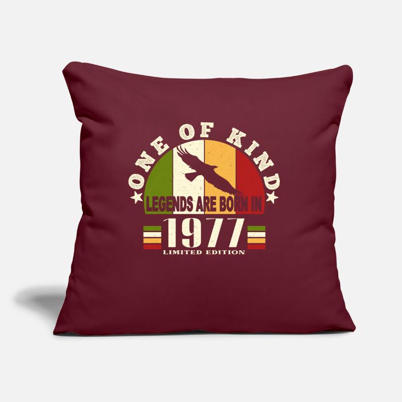 Legend Born 1977 anniversaire 47 ans Coussin et housse de 45 x 45 cm