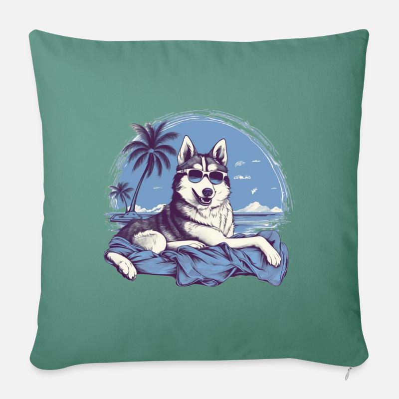 Husky avec des lunettes de soleil à la plage - Coussin et housse de 45 x 45 cm - vert sapin