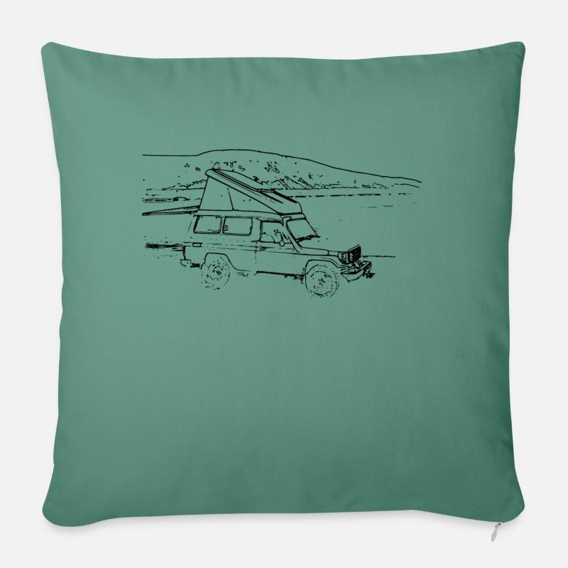 Offroader am See - Sofakissen mit Füllung 45 x 45 cm - Tanngrün