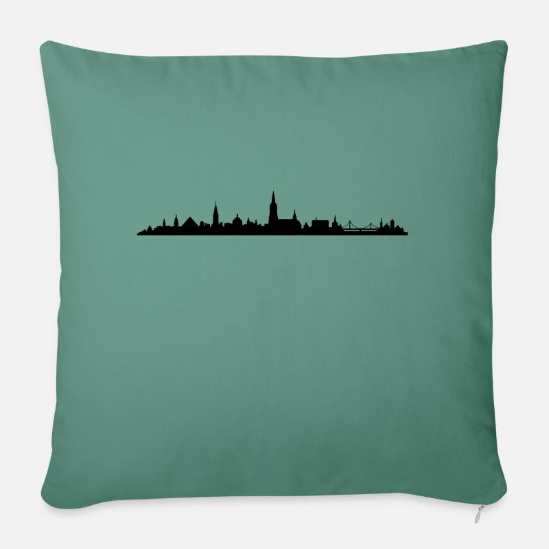 Skyline Ulm - Sofakissen mit Füllung 45 x 45 cm - Tanngrün