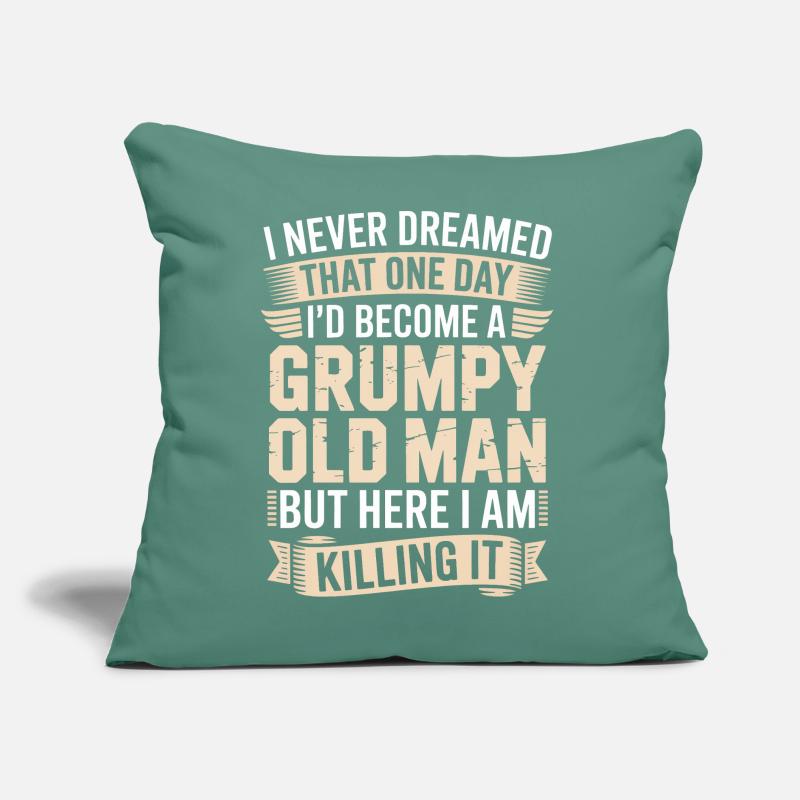 Grumpy Old Man Killing It Coussin et housse de 45 x 45 cm