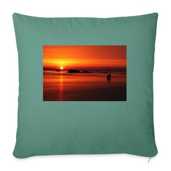 Boot auf Sonnenuntergang - Sofakissen mit Füllung 45 x 45 cm - Tanngrün - Vorne