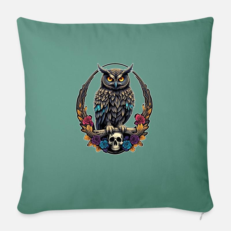 Dekorative Eule mit Skull und Rosenblüten - Sofakissen mit Füllung 45 x 45 cm - Tanngrün