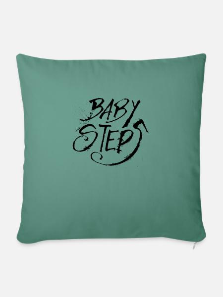 Baby Steps schwarz - Sofakissen mit Füllung 45 x 45 cm - Tanngrün