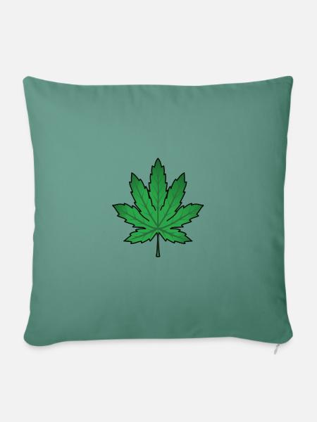 High Leaf Cannabisblatt - Sofakissen mit Füllung 45 x 45 cm - Tanngrün