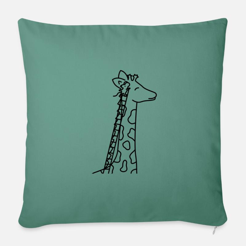 Giraffe und Maus - Sofakissen mit Füllung 45 x 45 cm - Tanngrün