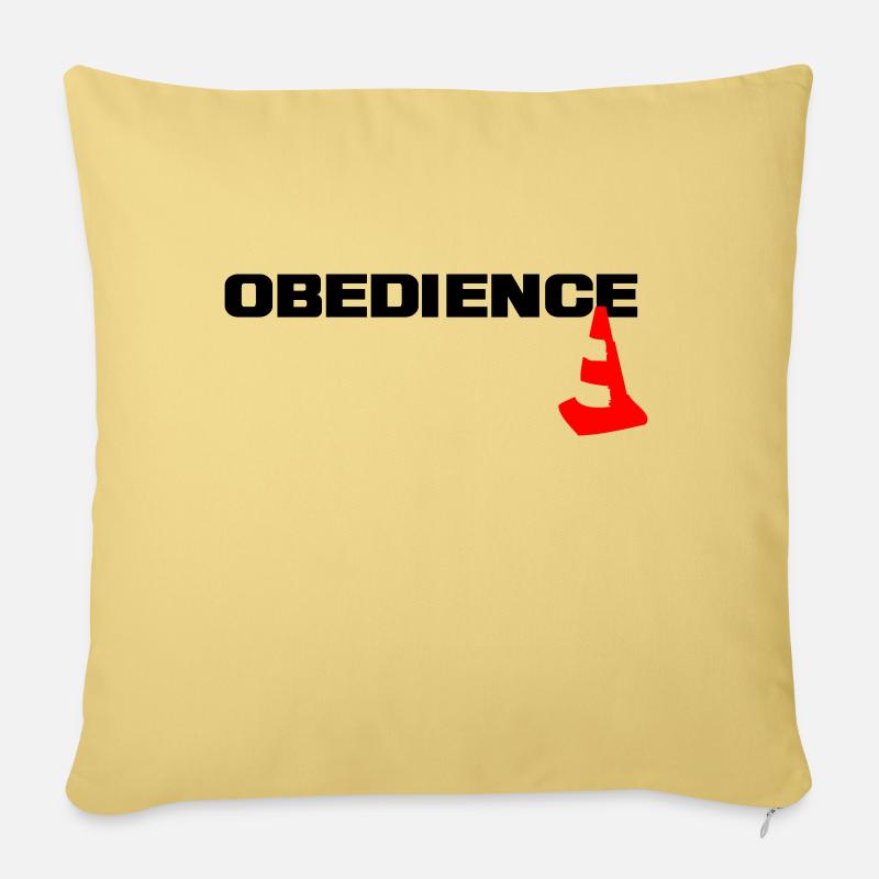 Obedience mit Pylone - Sofakissen mit Füllung 45 x 45 cm - Hellgelb