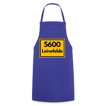 ALTE POSTLEITZAHL 5600 LEINEFELDE HEIMATSTOLZ - Kochschürze - Royalblau - Vorne - AI Model Male 185 dark (185cm)