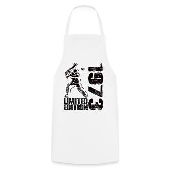 Édition limitée 1973 Édition limitée Cricket - Tablier de cuisine - blanc - Devant - AI Model Male 185 dark (185cm)