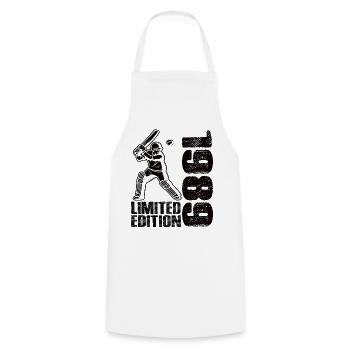 Édition limitée 1989 Édition limitée Cricket - Tablier de cuisine - blanc - Devant - AI Model Male 185 dark (185cm)