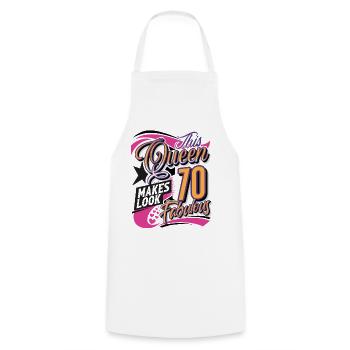 Reine du 70e anniversaire - Tablier de cuisine - blanc - Devant - AI Model Male 185 dark (185cm)