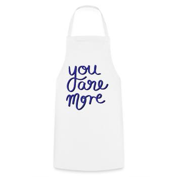 Tu es plus - Tablier de cuisine - blanc - Devant - AI Model Male 185 dark (185cm)