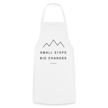 Small Steps  - Kochschürze - Weiß - Vorne - AI Model Male 185 dark (185cm)