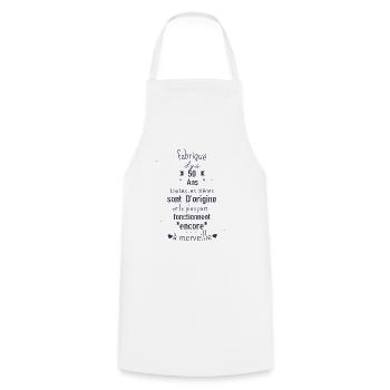 Fabriqué il y a 50 ans Cadeau Anniversaire Humour - Tablier de cuisine - blanc - Devant - AI Model Male 185 dark (185cm)