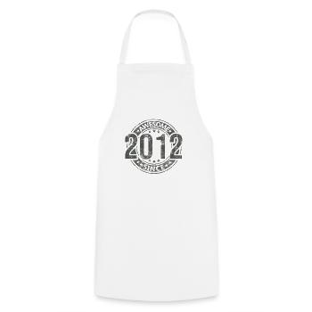 Génial depuis l’anniversaire rétro vintage 2012 - Tablier de cuisine - blanc - Devant - AI Model Male 185 dark (185cm)