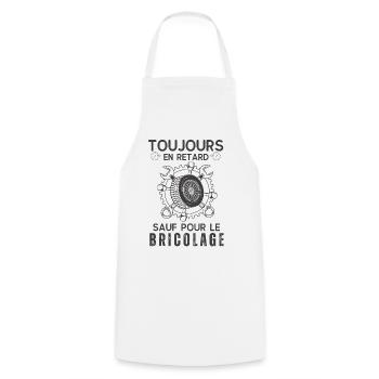 Toujours en retard sauf pour le bricolage 2 - Tablier de cuisine - blanc - Devant - AI Model Male 185 dark (185cm)