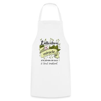 Citation illustrée : l'attention - Tablier de cuisine - blanc - Devant - AI Model Male 185 dark (185cm)