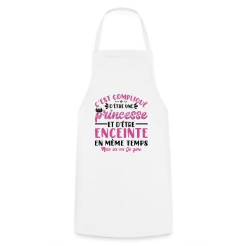 C'est Compliqué D'être Princesse Et Maman Enceinte - Tablier de cuisine - blanc - Devant - AI Model Male 185 dark (185cm)