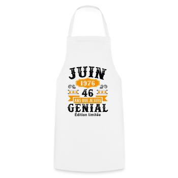 46 Ans Anniversaire Vintage Né(e) en Juin 1976 - Tablier de cuisine - blanc - Devant - AI Model Male 185 dark (185cm)