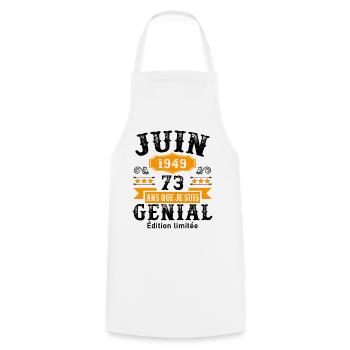 73 Ans Anniversaire Vintage Né(e) en Juin 1949 - Tablier de cuisine - blanc - Devant - AI Model Male 185 dark (185cm)