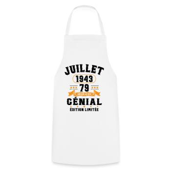 79 Ans Anniversaire Vintage Né(e) en Juillet 1943 - Tablier de cuisine - blanc - Devant - AI Model Male 185 dark (185cm)
