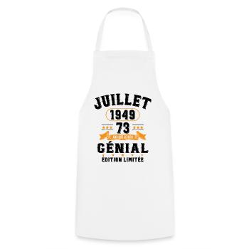 73 Ans Anniversaire Vintage Né(e) en Juillet 1949 - Tablier de cuisine - blanc - Devant - AI Model Male 185 dark (185cm)