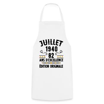 82 Ans Anniversaire Vintage Né(e) en Juillet 1940 - Tablier de cuisine - blanc - Devant - AI Model Male 185 dark (185cm)