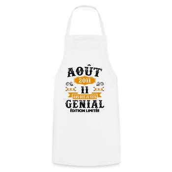 11 Ans Anniversaire Vintage Né(e) en Août 2011 - Tablier de cuisine - blanc - Devant - AI Model Male 185 dark (185cm)