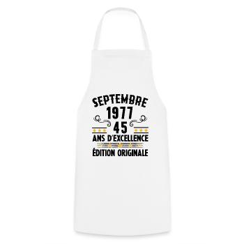 45 Ans Anniversaire Vintage Né(e) Septembre 1977 - Tablier de cuisine - blanc - Devant - AI Model Male 185 dark (185cm)