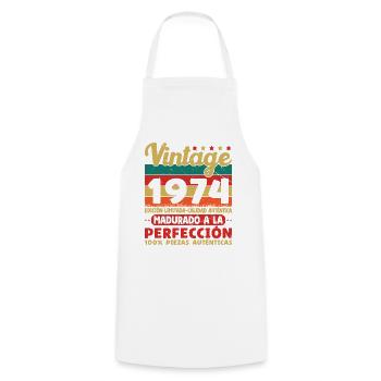 Vinatge 1974 Geburtstagsgeschenk - Kochschürze - Weiß - Vorne - AI Model Male 185 dark (185cm)