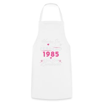 40ème Anniversaire Femme 40 Ans Fait En 1985 Février - Tablier de cuisine - blanc - Devant - AI Model Male 185 dark (185cm)