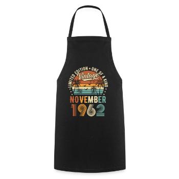 Édition limitée Novembre 1962 Cadeau d’anniversaire - Tablier de cuisine - noir - Devant - AI Model Male 185 dark (185cm)