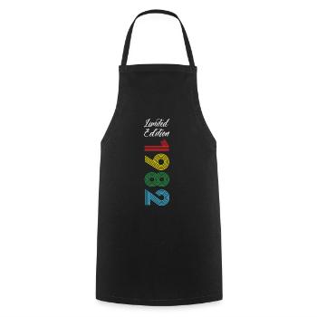 Édition limitée 1982 - Tablier de cuisine - noir - Devant - AI Model Male 185 dark (185cm)