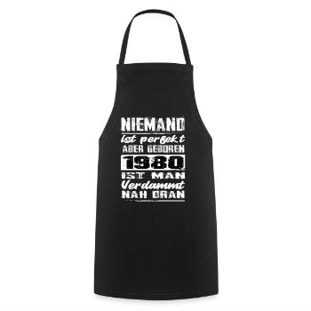 Niemand Is Perfekt Aber geboren 1980 Geburtstag - Kochschürze - Schwarz - Vorne - AI Model Male 185 dark (185cm)