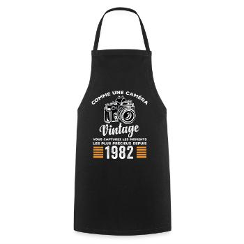 Caméra vintage 1982 cadeau anniversaire humour - Tablier de cuisine - noir - Devant - AI Model Male 185 dark (185cm)