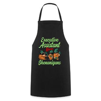 Vorstandsassistentin St. Patrick's Day - Kochschürze - Schwarz - Vorne - AI Model Male 185 dark (185cm)