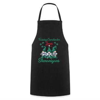 Coordonnatrice de la formation Fête de la Saint-Patrick - Tablier de cuisine - noir - Devant - AI Model Male 185 dark (185cm)