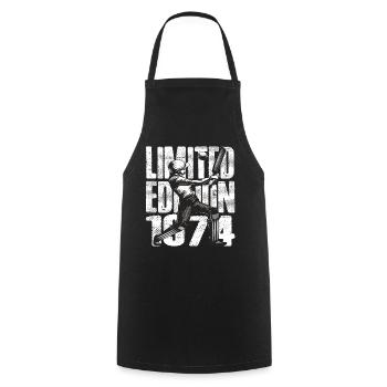 Édition limitée 1974 Édition limitée Cricket - Tablier de cuisine - noir - Devant - AI Model Male 185 dark (185cm)