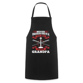 Ne sous-estimez jamais un grand-père joueur de tee-ball - Tablier de cuisine - noir - Devant - AI Model Male 185 dark (185cm)