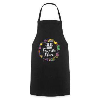 Je serai dans mon endroit préféré - Sewing Lover - Tablier de cuisine - noir - Devant - AI Model Male 185 dark (185cm)