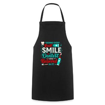 Derrière chaque grand sourire se cache un dentiste qui croyait - Tablier de cuisine - noir - Devant - AI Model Male 185 dark (185cm)