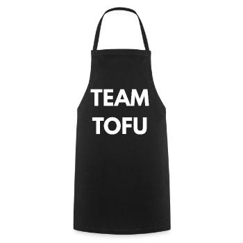 Team Tofu – Vegan Statement - Kochschürze - Schwarz - Vorne - AI Model Male 185 dark (185cm)