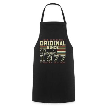 cadeau d'anniversaire novembre 1977 - Tablier de cuisine - noir - Devant - AI Model Male 185 dark (185cm)
