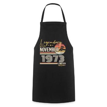 Millésime Novembre 1973 RétroNovembre 1973  - Tablier de cuisine - noir - Devant - AI Model Male 185 dark (185cm)